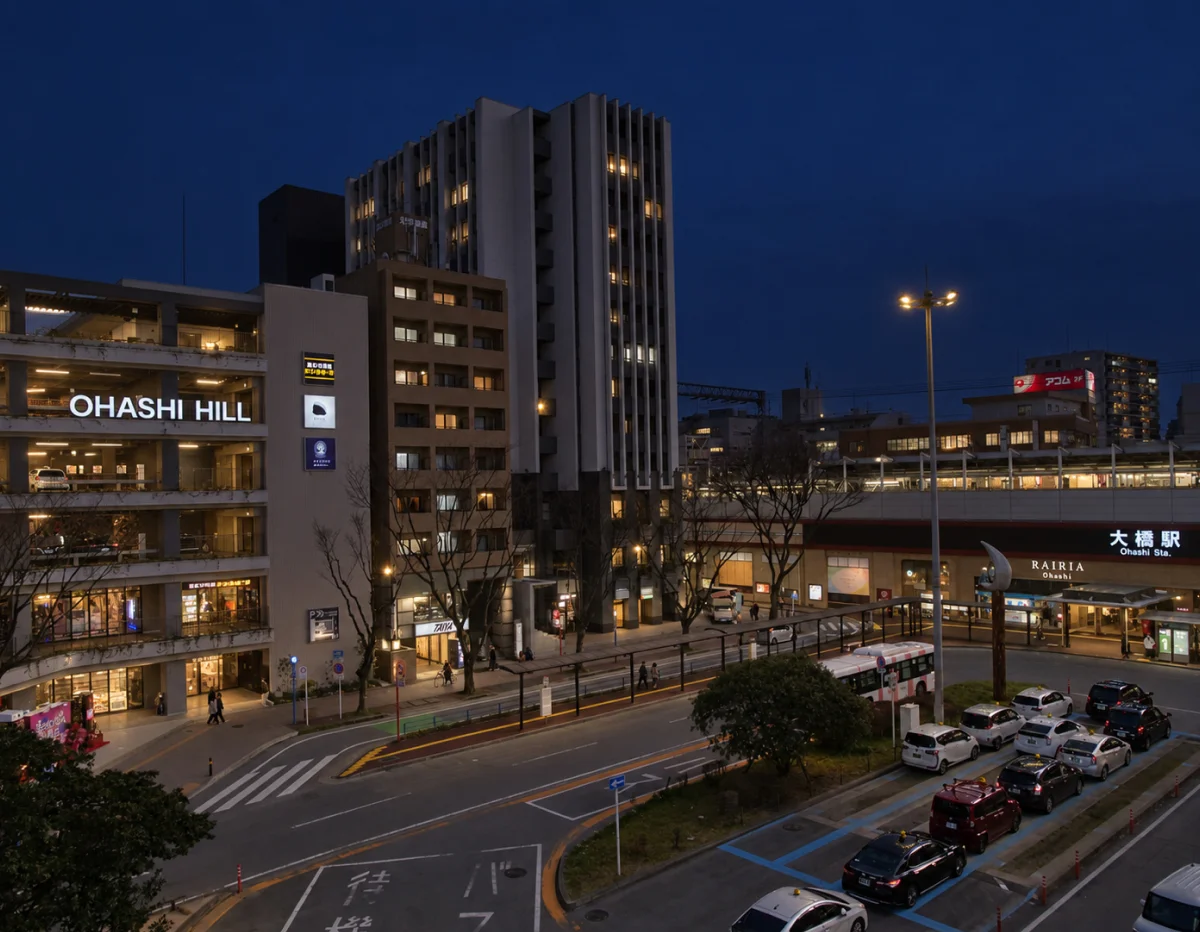 夜の西鉄大橋駅前とOHASHI HILLの街並み